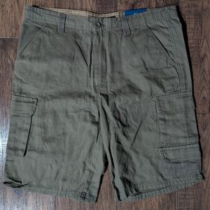 NWT Rugged Wear Men's Cargo Shorts Size 34 Olive Green 100% Cotton 7 Pockets
